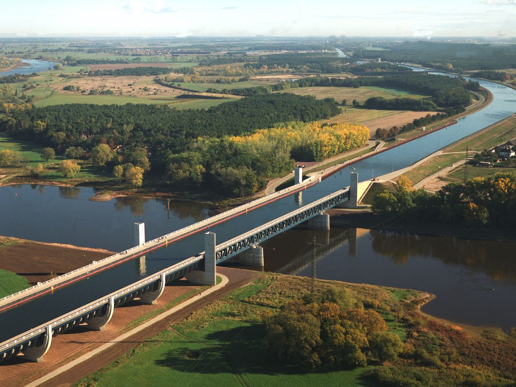 پل در شهر والونیای بلژیک